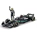 Produktbild Bburago - Mercedes AMG Petronas W14 Lewis Hamilton #44 2023 - Realistisches Modellauto im Maßstab 1:24 und Figur von Lewis Hamilton, offizielle Mercedes-Lizenz, empfohlenes Alter 14+ Jahre
