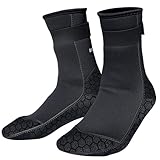 3mm Néoprène Thermique pour une Chaleur et une Flexibilité Optimales -- Fabriqués à partir de chaussettes en néoprène premium de 3mm, ces chaussettes de bain pour femmes et hommes offrent un équilibre parfait entre isolation et élasticité. Que vous exploriez la côte ou affrontiez les eaux libres, elles gardent vos pieds au chaud et agiles sans sacrifier le confort ou la liberté de mouvement.
