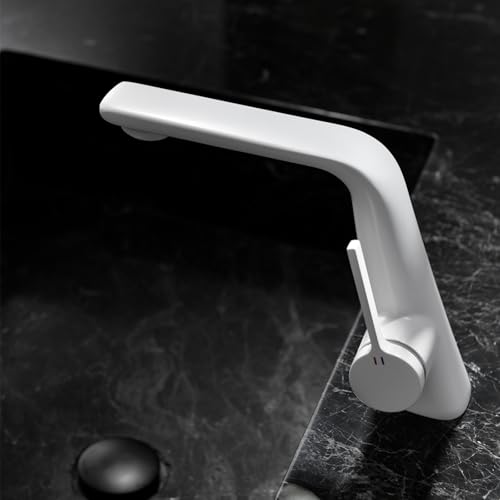 Mélangeur d'évier de salle de bain or brossé pour une routine bien-être