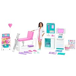 Barbie Fast Cast Clinic Playset, Brunette Barbie Doctor Doll , 30+ Play Pieces, Cast & Bandage Making, Medical & X-ray Stations, Exam Table, Gift Shop & More, Gift for 3 Years Old & Up, HFT68