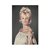 Les affiches sur toile se distinguent des affiches en papier car elles ne se détériorent pas en raison de facteurs environnementaux tels que l'humidité.