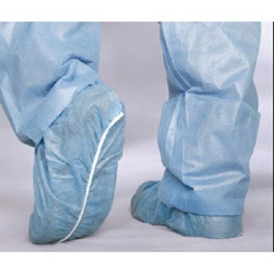 Medline Spunbond Polypropylene Smooth-Bottom Shoe Covers, with Breathable Fluid-Resistant Material, Blue, Size Regular/Large, Case of 300 Each