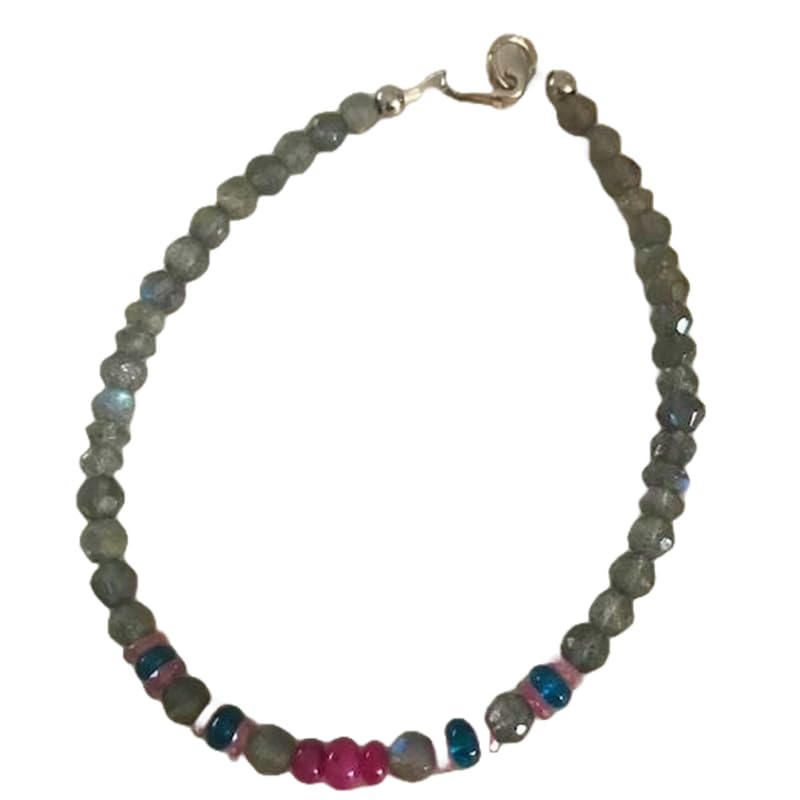 Bracelet labradorite et rubis à facettes pour sublimer vos tenues du quotidien