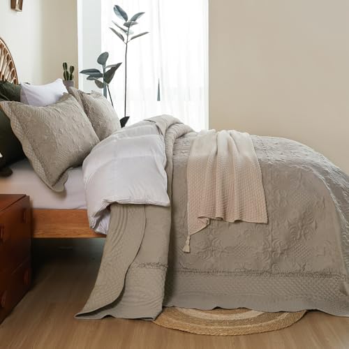 Image of EVENHUG Oversized Quilts Set King Size 3 Piece Bedding Set Reversible Bedspread with 2 Pillow Shams Coverlet Lightweight Soft Bed Cover for All Season(120 inchX120 inch,Taupe)