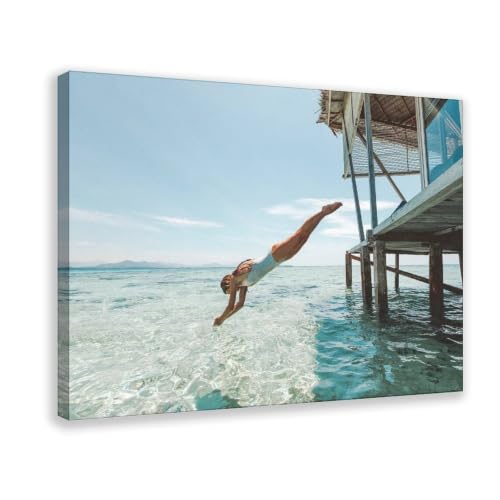 Poster femme côtière toile pour embellir un petit espace mural vide de chambre ou bureau