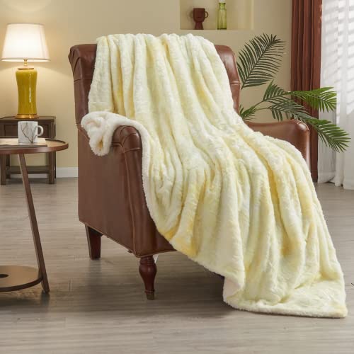 NEWCOSPLAY Faux Fur Sherpa Throw Blanket for Couch, Creamy, 50"x60"