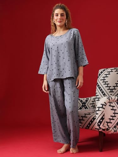 Image of Clovia Women Rayon Night Suit- Printed, Top & Pyjama Set