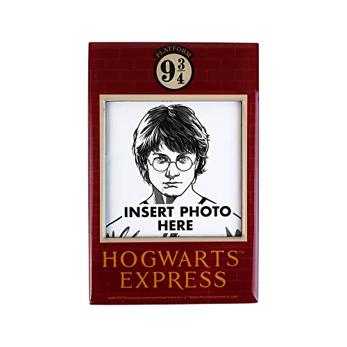 Half Moon Bay Imán para Fotos de Harry Potter – Plataforma 9 3/4, 9.5 (w) x 14.5 (h) x 0.2 (d) cm, Photo: 7.5 (w) x 7.5 (h) cm