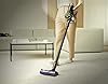 Dyson V8 Cyclone Aspirapolvere senza filo, 150 AW, 60 minuti di autonomia, Spazzola Motorbar anti groviglio, accessori combinati, stazione di ricarica a muro