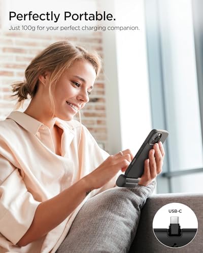 Spigen 5000 mAh Ultra Mini 22.5W USB-C Giriş/Çıkış Hızlı Şarj 2 Portlu Tak-Çalıştır Standlı Powerbank/Entegre Type-C Portlu Stand Özellikli Taşınabilir Şarj Cihazı EA2205 Black - ABA09022 - Görsel 4