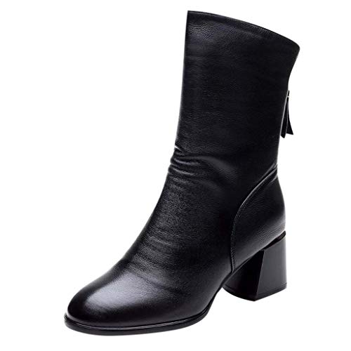 Femme bottes nacelles noires parfaites pour les balades automnales en ville