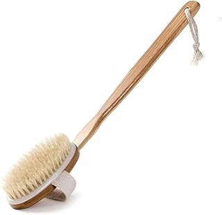 مقشّر بشرة – فرشاة جسم خشبية بمقبض طويل مزوّدة بإسفنجة بيضاء، مناسبة للبشرة الجافة أو المبللة ولطيفة وفعّالة في الوقت نفسه، تساعد على إزالة خلايا الجلد الميتة وتعزّز إشراقة البشرة