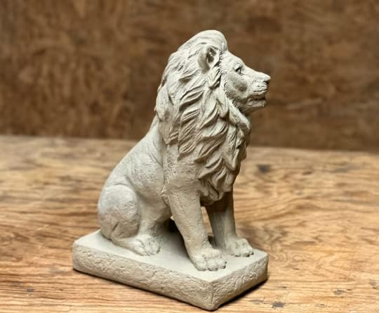 Wild Lion Statue Concrete Guardian Lion Figurine Outdoor Garden Leo Sculpture