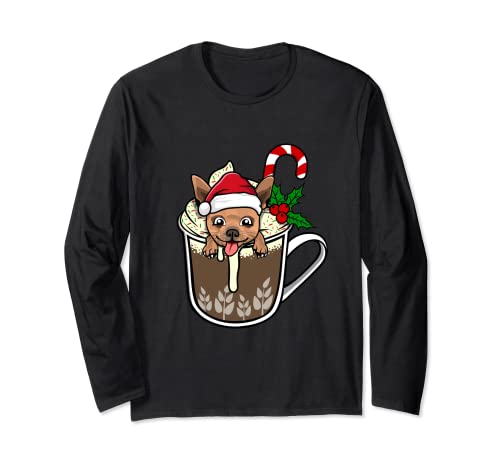 Chihuahua è seduto in bevanda di Natale al cioccolato al cioccolato. Little Dog Chihuahua è seduto nella caramella di un caldo cacao e Candy Cane con cappello di Natale. La divertente bevanda di Natale di Chihuahua amerà bei mamma, papà e bambini. Chihuahua ama Cocoa Kids