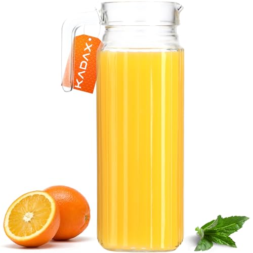 KADAX Pichet en Verre, Élégante Carafe pour Sublimer le Service de Boissons Fraîches telles que l'Eau, le Jus et la Limonade, Cruche avec Poignée (1.1L)