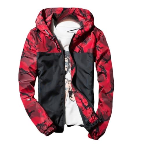 Veste camouflage jeune couple pour contrer la fraîcheur de mi-saison