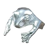 Der gesamte ring ist von 3d-fröschen umgeben. durch hervorstehende augen und mund wurde der frosch realistisch. er ist innen glatt und angenehm zu tragen.