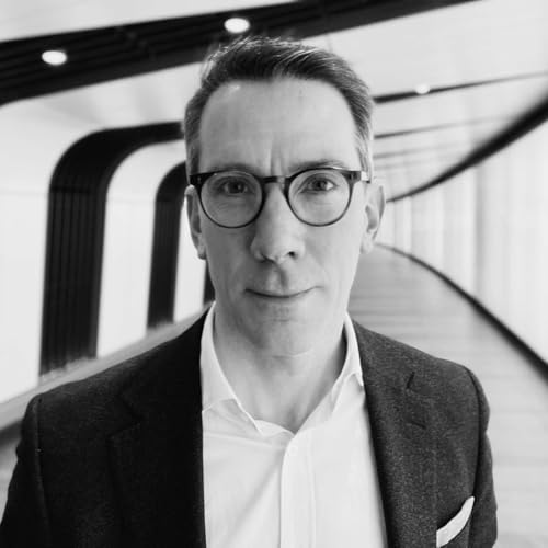 Investigating Financial Crime Podcast Por  arte de portada