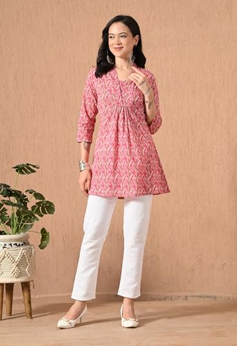 Image of Amazon Brand - Tavasya Women Ethnic Printed V-Neck Cotton Short A-line Kurta | Stylish Casual Everyday Office Top | 3 /4th Sleeve | Regular Fit