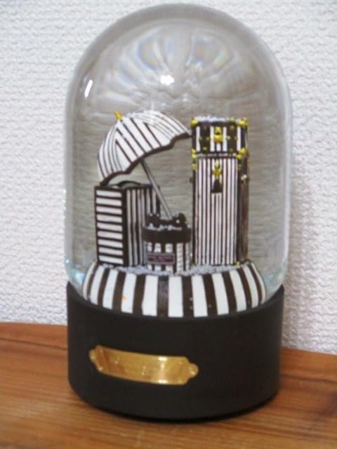 10%オフセール！訳あり 新品 未使用 ヘンリベンデル スノードーム オルゴール 訳あり 新品 未使用 ❤️ Henri Bendel スノードーム オルゴール付