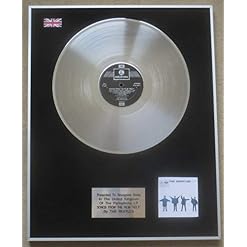 UK Music Awards – – The Beatles – Disque Platine LP – Chansons du Film Help - Les Beatles, Paul McCartney, John Lennon, RIngo Starr, George Harrison