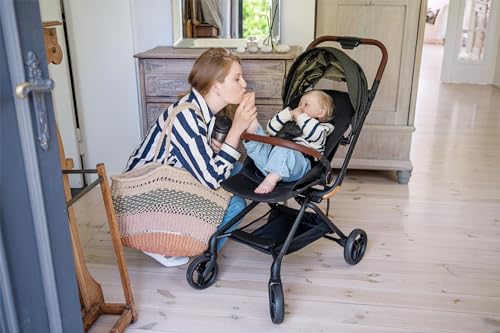 MoMi Kinderwagen ADELLE ab 6. Monat (bis 22 kg), klappbarer Buggy mit 360°-Sitz und 5-Punkt-Sicherheitsgurt, Einkaufskorb, mit Tragegriff zum Tragen nach dem Zusammenklappen