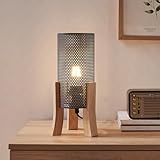 Conception pratique pour un éclairage agréable : son abat-jour métallique assure une diffusion efficace de la lumière et crée une ambiance chaleureuse.