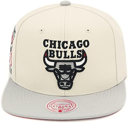 Mitchell & Ness Chicago Bulls NBA Chiment Snapback Hat Cap - Off White/Grey