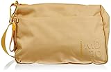 Borsa a tracolla leggera e resistente realizzata in mitrix, storico materiale del marchio Mandarina Duck caratterizzato dall'effetto cangiante. E' espandibile grazie alla zip laterale e presenta tracolla regolabile per adattarsi a tutte le esigenze e le portabilità. Le doppie tasche frontali e le tasche interne laterali la rendono organizzata e pratica.