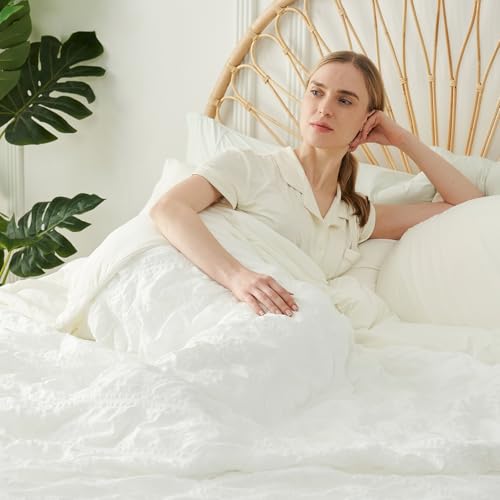Cozy Bliss Cooling Comforter Queen Size Seersucker Plaid, Q-Max 0.4 Reversible Lightweight Cooling Blanket, Breathable Silk Smooth Summer Bedding Quilt for Hot Sleepers Night Sweats White - Thumbnail 4