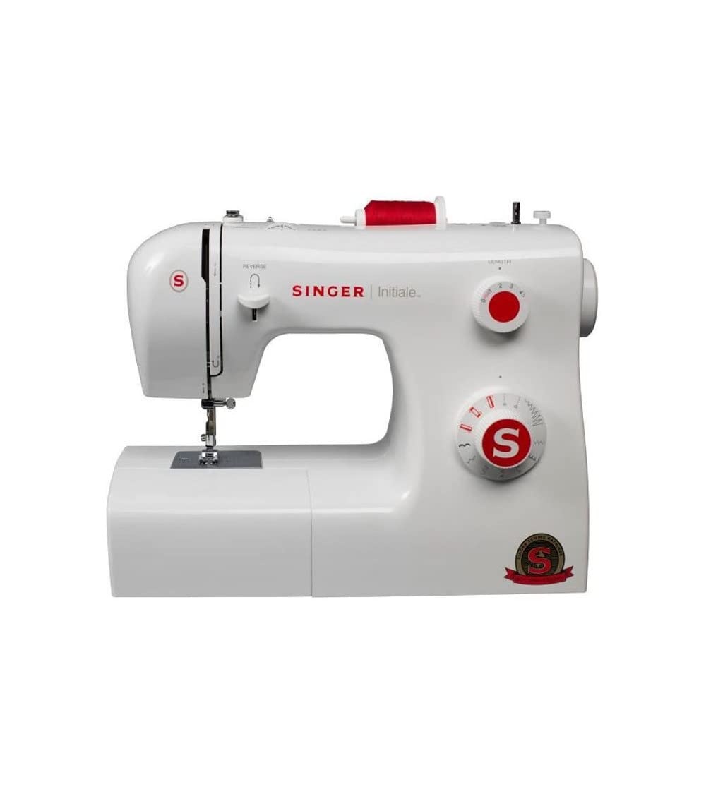 La machine a coudre SINGER INITIALE, moderne et color�e, offre 18 points ajustables, un enfilage simplifi� et un �clairage du plan de travail. Sa robustesse est assur�e par un porte-canette m�tallique