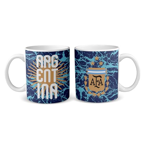 Argentina. Taza de cerámica de la selección Argentina de fútbol. 325ml. 11oz. Diseños propios, únicos y originales en todos nuestros productos. Diseño de fantasía. Somos Sportivo Maglietta. TAZ0062.