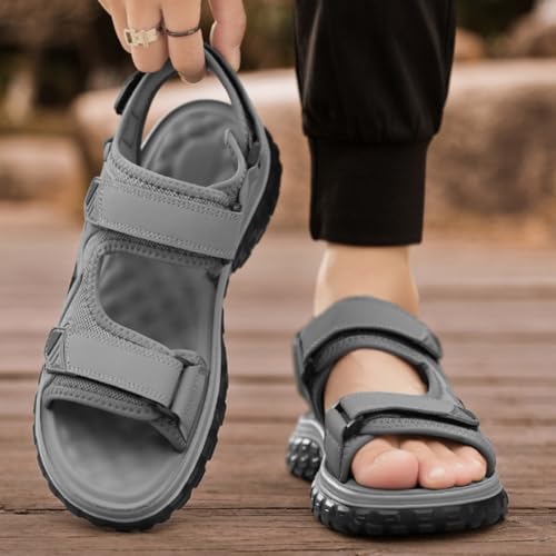 Summer Men Breathable Sandals Outdoor Non slip and Wear resistant Sports and Leisure Water wading Beach Sandals3