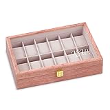 🔬 PROFESSIONELLE LASERGRAVUR: um der Uhrenschachtel einen individuellen Charakter zu verleihen, können Sie diese mit Ihrem Wunschtext gravieren lassen. Für Ihren Individualisierungswunsch nutzen Sie bitte die Option „Jetzt anpassen” auf der rechten Seite und beeindrucken Sie die Beschenkte mit der individuellen Personalisierung auf der Schatulle. Lassen Sie sich von passenden Widmungen oder Sprüchen aus unserem Angebot inspirieren. Die Wahl wird keinerlei zur Qual.