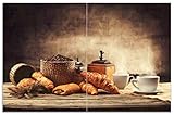 Wallario Herdabdeckplatte/Spritzschutz aus Glas, 2-teilig, Herdabdeckung 80x52cm mit 8 mm hohen Füßen, für Ceran- und Induktionsherde, Motiv Französisches Frühstück mit Café und Croissants
