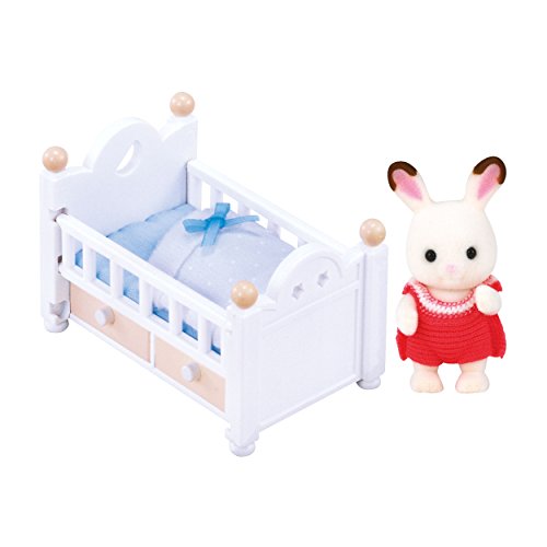 Sylvanian Families - Le bébé Lapin Chocolat et lit - Set figurine et mobilier - Plongez dans l'univers de la famille Sylvanian - Mobilier maisons de poupées...