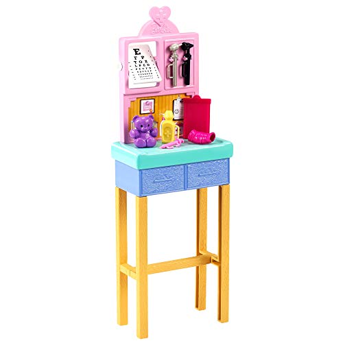 Barbie Pediatra Muñeca morena doctora con bebé, consulta médica de juguete y accesorios (Mattel GTN52)