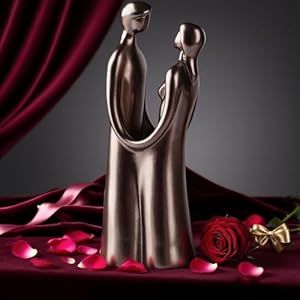 Couple Statue, Romantic Embrace Figurine – Elegant Home Decor for Living Room, Office Desk – Unique Anniversary & Valentine’s Day Gift Idea for Her/Him, Wife/Husband – Resin with Premium Finish, 7.48″