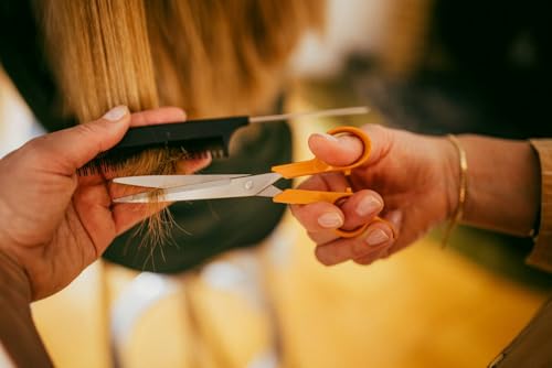 Fiskars Classic Haarschere, Mit Fingerauflage, Rechts- und Linkshändig, Gesamtlänge: 17 cm, Verbesserte Griff-Ergonomik, Qualitätsstahl/Kunststoff, Orange, 1075062