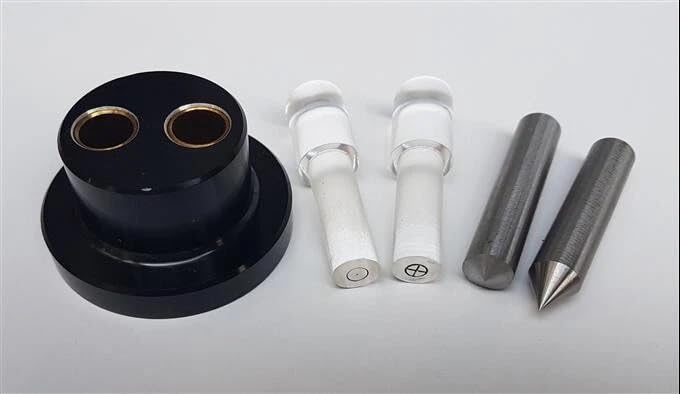 Poinçons optiques pour lentille acrylique à centrage précis