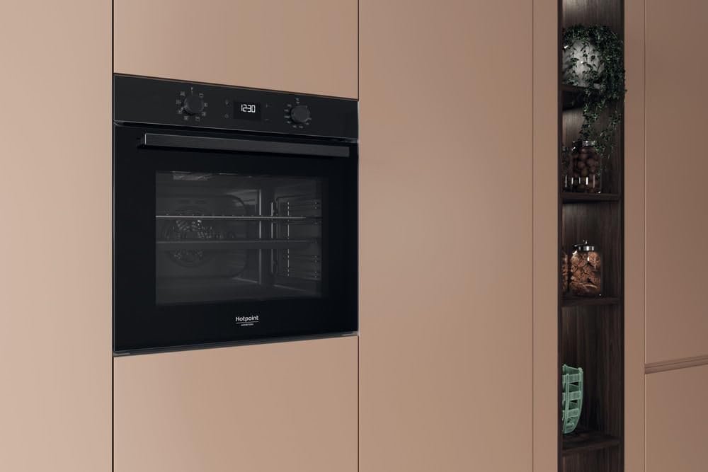 Hotpoint - HAO455CB Four Encastrable Catalyse 71L - Chaleur Tournante - Écran LCD - Programmes Automatiques et Minuterie - H 59,5 x L 59,5 x P 55,1 cm - Classe Énergétique A - Noir