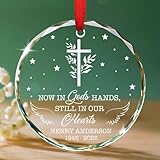 2025 Personalisierte Gedenk-Weihnachtsdekoration, Geschenk für den Verlust eines geliebten Menschen, jetzt in Göttern Hände noch in unserem Herzen, Glasornamente, in liebevoller Erinnerung