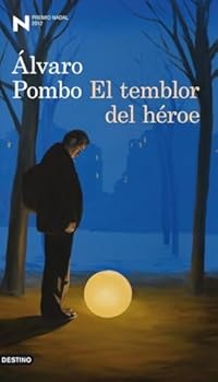 Hardcover El temblor del héroe: Premio Nadal de Novela 2012 [Spanish] Book
