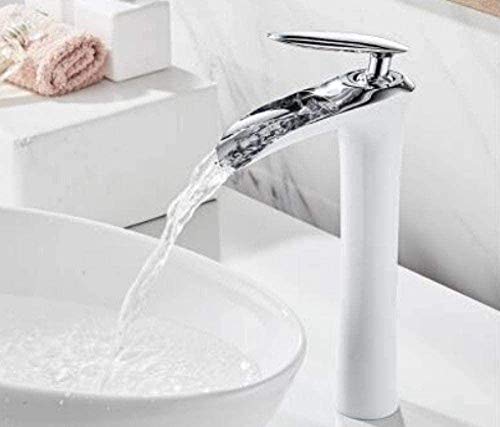 Robinet cascade pour salle de bains contemporaine et lavabo moderne