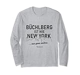 Büchlberg ist wie New York. Nur ganz anders! Witziger Spruch über die im Landkreis Passau gelegene Gemeinde in Bayern mit der PLZ 94124. Text in zeitloser Typographie und elegantem Look über Zeichnung der Skyline von Manhattan.