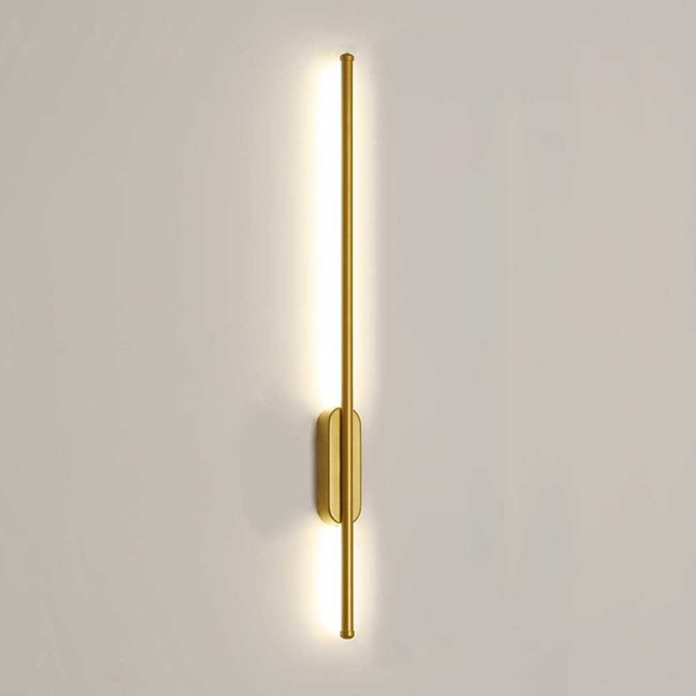 Aplique de pared con tira de metal para mesita de noche en dormitorios modernos