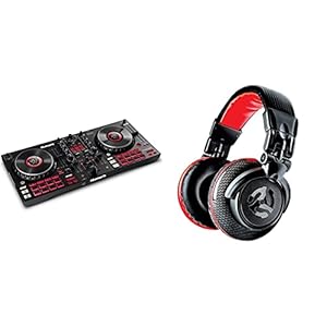 Numark Mixtrack Platinum FX – Contrôleur DJ 4 decks, table de mixage & Red Wave Carbon – Casque Audio DJ avec Design Pivotant, Haut-Parleurs 50 mm, Câble Détachable, Adaptateur 3,5 mm et Étui Inclus