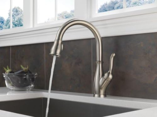Delta Faucet Leland Single-Handle Kitchen Sink Faucet with Pull Down Sprayer, ShieldSpray Technology and Magnetic Docking Spray Head, Stainless 9178-SS-DST