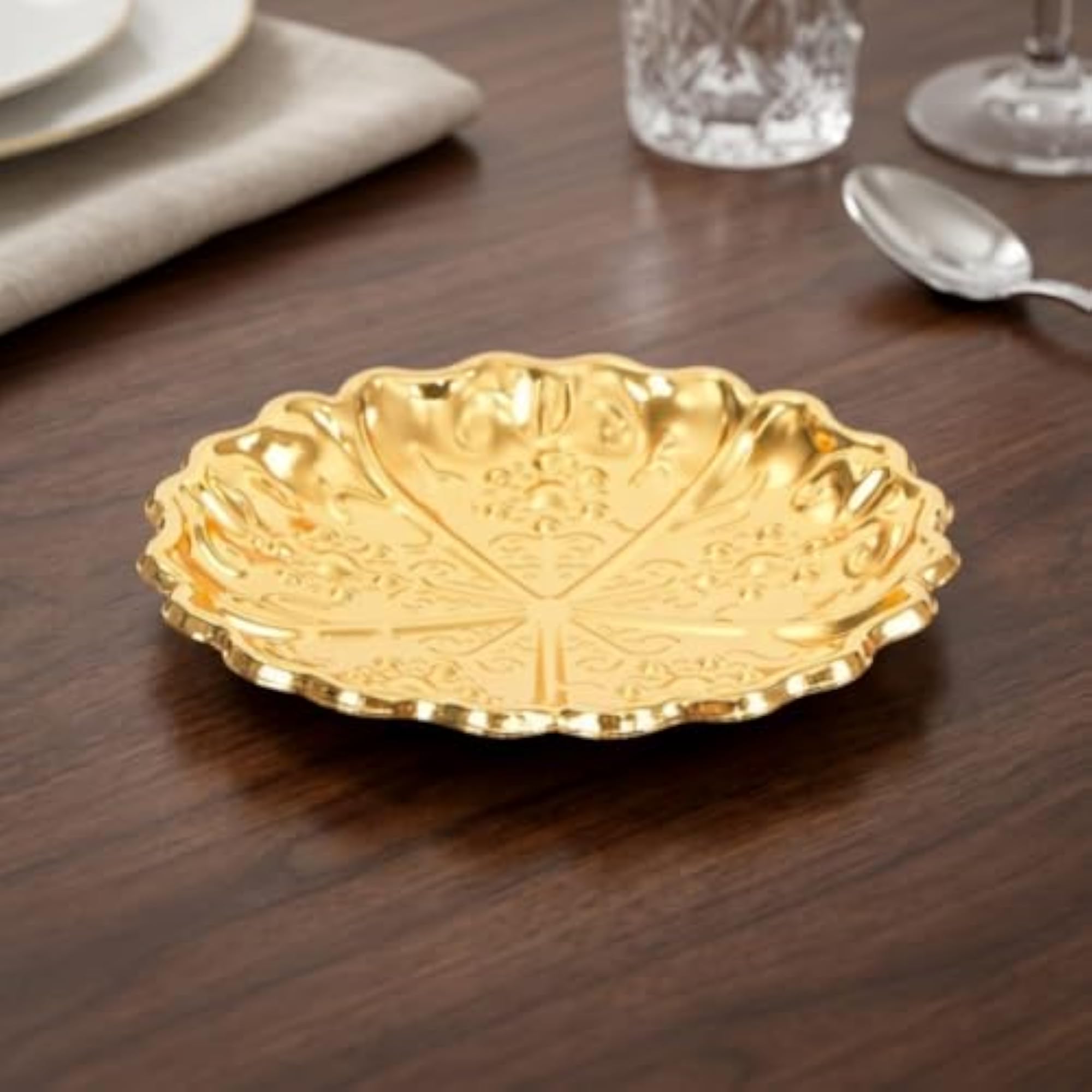 Metal Tray with Scalloped Edge