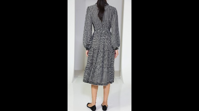 Max Studio Women's Long Sleeve Tiered Midi Shirt Dress, Cream/Black Petal  Rows, X-Small at Amazon Women's Clothing store